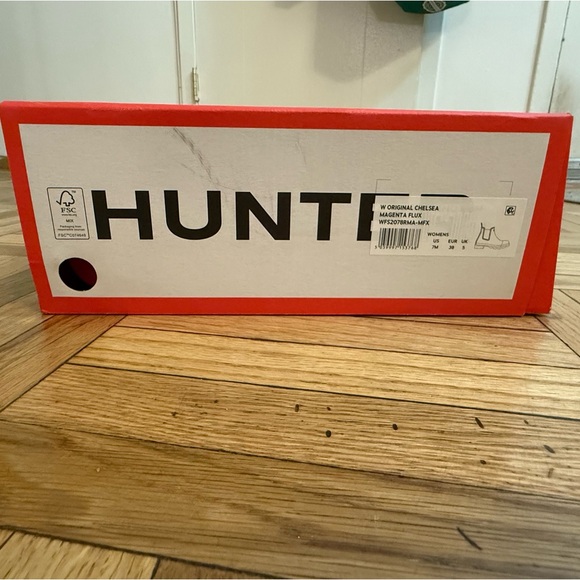 HUNTER Chelsea Rainboot size 7 - NEW in box!! - Picture 7 of 8